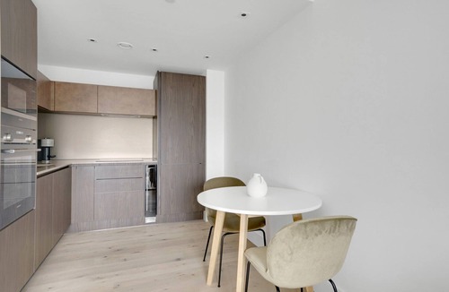 Vauxhall Apartment | Open plan Vauxhall 1BR, modern, by Blueground
