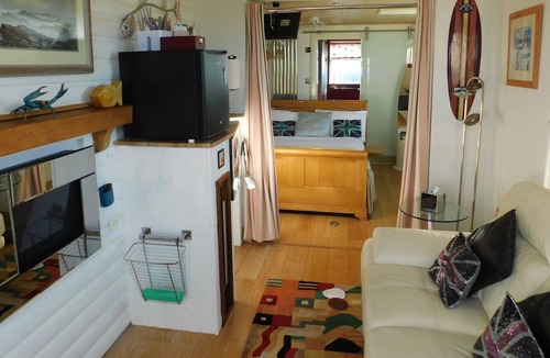 Treknow Apartment | Outstanding Prime Position Coastal Property