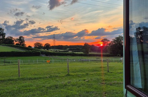 Bromsgrove House | Paddock View on the hill at Historic Fairfield Court
