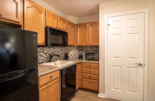 McGaheysville Condo | Partial Kitchen, King Bed, sleeps 4