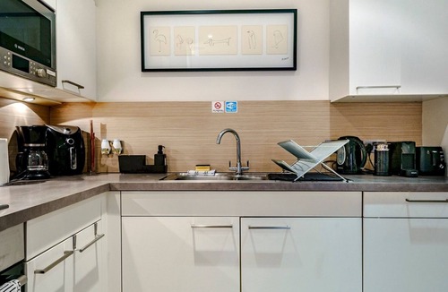 Cathedral Quarter Apartment | Pass the Keys | Cathedral Quarter | City Centre | Walk Everywhere