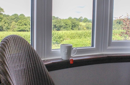 Pentrefelin House | Pass the Keys | Spacious family home close to Llandeilo