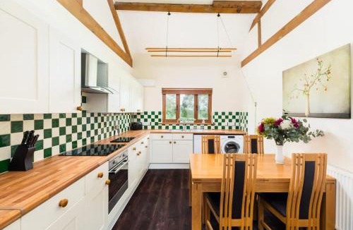 Uckington House | Peaceful 2 Bed Rural Retreat Hampton Lucy&Parking
