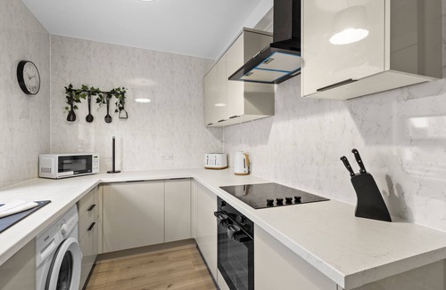 Johnstone House | Peaceful Base for Glasgow & Lochs