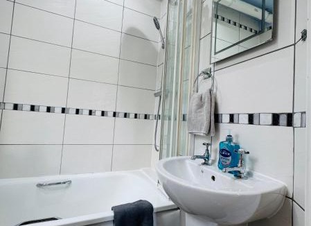 Leith Apartment | Peaceful Central Accessible Home with Great Amenities& Free Parking