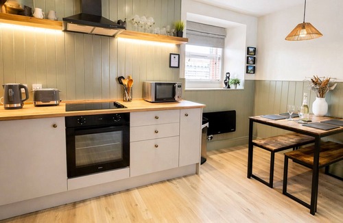 Perth House | Peaceful Parkside Townhouse - Walk Everywhere in Perth