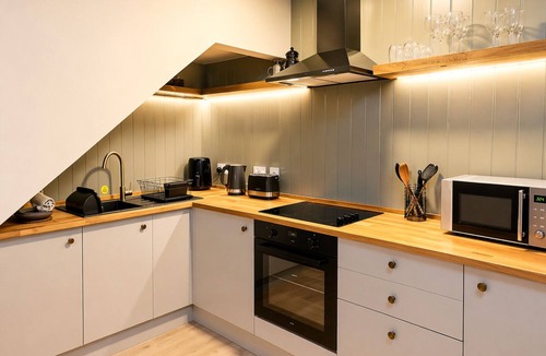 Perth House | Peaceful Parkside Townhouse - Walk Everywhere in Perth