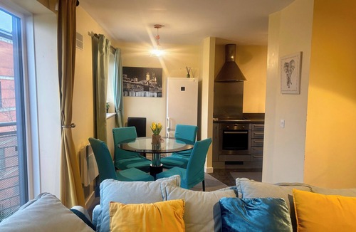 Wolverhampton Apartment | Peaceful Urban Retreat in Wolverhampton City