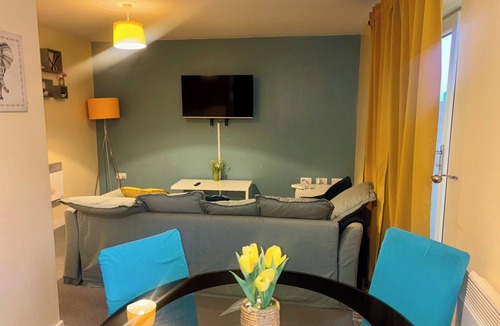 Wolverhampton Apartment | Peaceful Urban Retreat in Wolverhampton City
