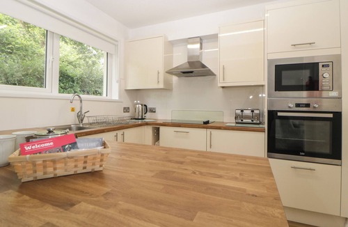 Heligan Cottage | PEBBLE & PINE AT HARCOMBE HOUSE, family friendly in Chudleigh