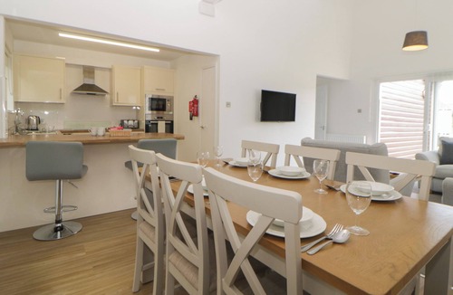 Heligan Cottage | PEBBLE & PINE AT HARCOMBE HOUSE, family friendly in Chudleigh