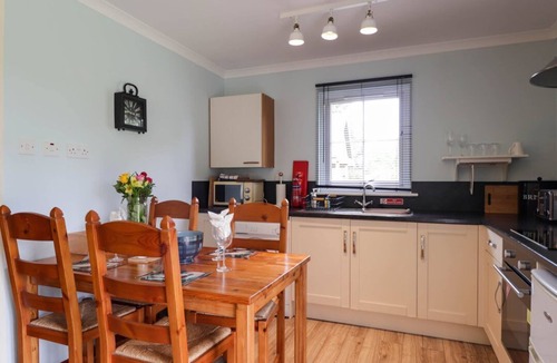 Strathpeffer Cabin | Pebbles Cottage, Strathpeffer