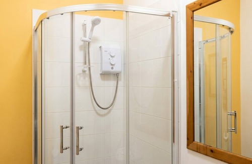 Edgbaston Apartment | Pet-Friendly 2-Bed Suite | Sleeps 7 | Free Parking