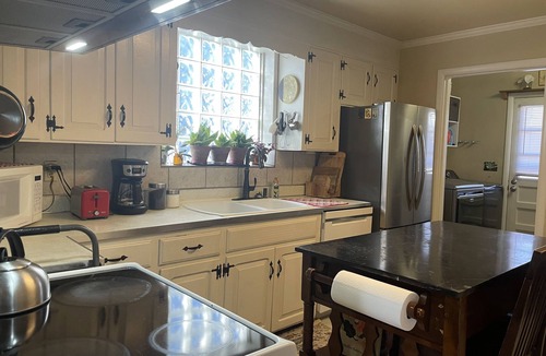 The Nations House | Pet-Friendly Backyard Oasis in the Nations