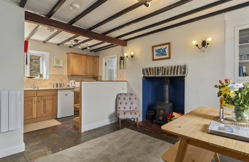 Aberaeron Cottage | Pet friendly coastal gem with direct beach access