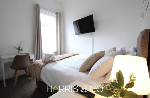 Fleetwood Apartment | Phoenix Rise