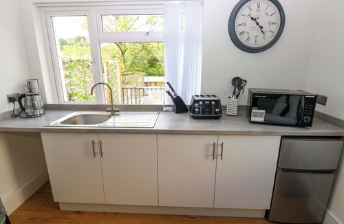Wiseman's Bridge Cottage | Pinecroft Annex