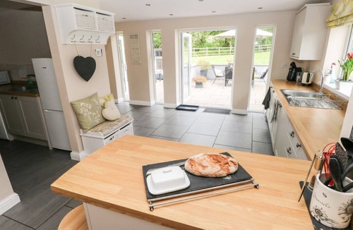 Ammanford House | Pondfield Gate, Cwmgors