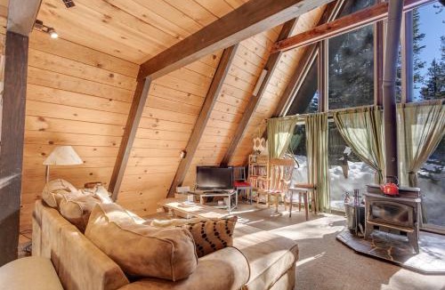 Bear Valley House | Popular A-frame Cabin With Deck & Views - Vh 216