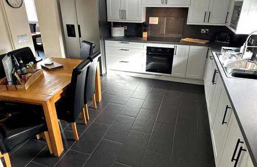 Port-Eynon Cottage | Port Eynon Beach Cottage - short walk to Port Eynon beach and village amenities