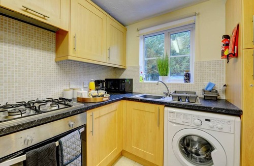Long Itchington House | Pound House· 2 Bed House Sleeps 6 Southam Town Centre - Inspire Homes