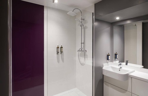 Birmingham City Centre Hotel | Premier Inn Birmingham City - Waterloo St