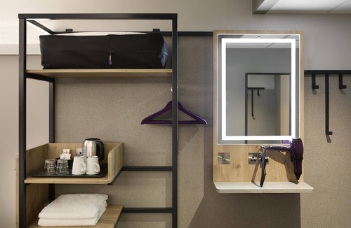 Hall Green Hotel | Premier Inn Birmingham Hall Green