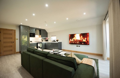 Reading Apartment | Premium Upper Apartment with Parking