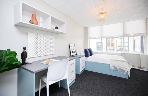 Vincent Square Hotel | Private 6-Room Cluster in Central Westminster – Ideal for Groups