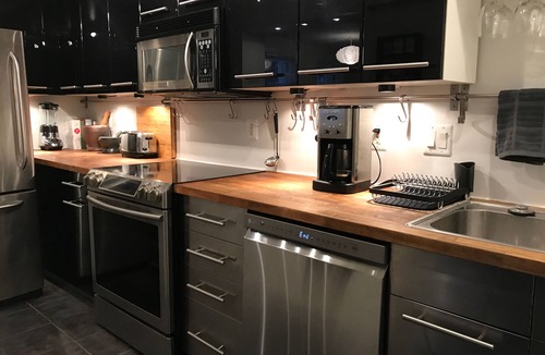 Logan Circle Apartment | Private Apt. in Historic Home: Walk to Monuments, Museums & Convention Center.