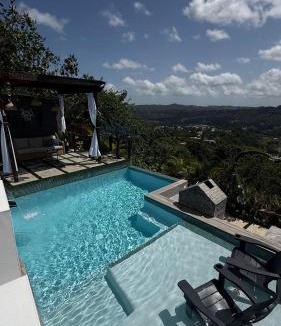Ciales House | Private Oasis with Jacuzzi & Pool for Two
