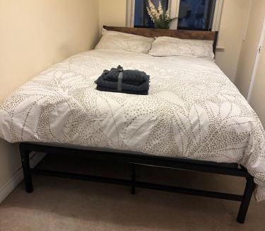 West Bromwich House | Private Room with own Bathroom and Parking
