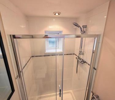 Westleigh Apartment | Private Self-Contained Accommodation