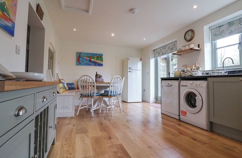 Westleton Cottage | PUDDING COTTAGE, WESTLETON, pet friendly, with open fire in Westleton