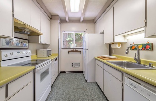 Truckee House | Quaint Donner Lake Condo
