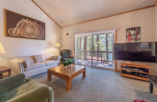Truckee House | Quaint Donner Lake Condo