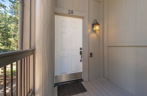 Truckee House | Quaint Donner Lake Condo