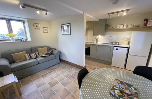 Cambridge Cottage | Quaint Farm Cottage in charming peaceful village