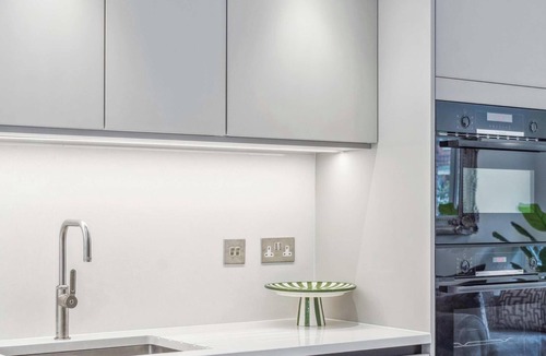 Henley House | Queens Mews, Brand New Luxury Home with Parking