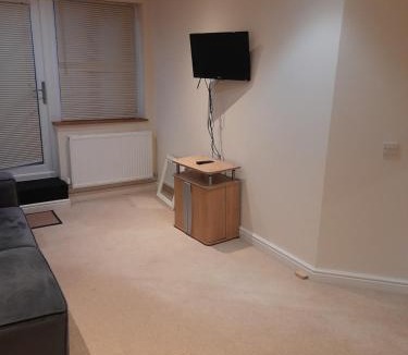 Urmston Apartment | Queens One