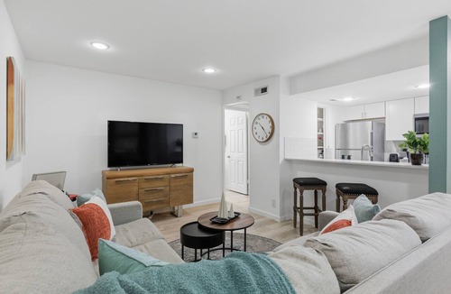 Clarksville Condo | Quiet & Walkable - Stylish Condo With Local Vibe