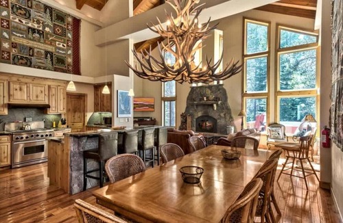 Truckee Cabin | Ramshorn Basecamp: Golf Course, Hot Tub, Bunk Beds, Beautiful Views, Arcade