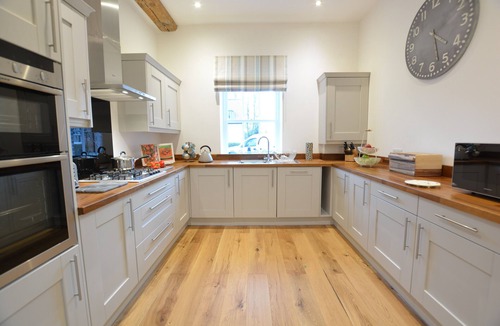 Blythburgh Cottage | REDSHANKS, BLYTHVIEW, family friendly, with pool in Southwold
