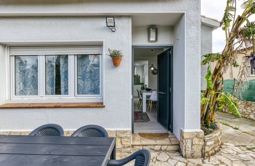 Begur House | Refurbished Holiday Home "Casa en Begur" with Garden & Wi-Fi