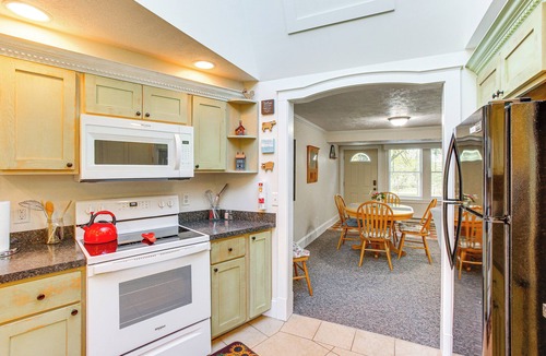 Frankfort Apartment | Relax Fireside! Frankfort Apt Near Dtwn & Beaches