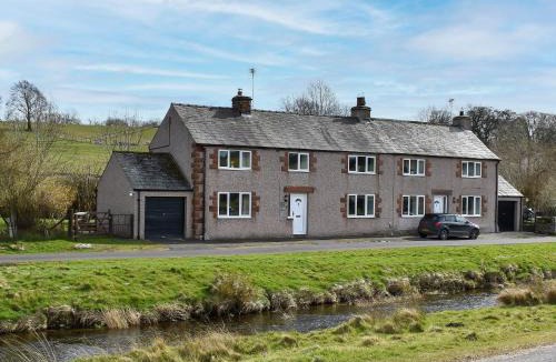 Maulds Meaburn House | Riverside Cottage
