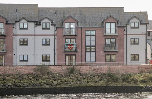 Inverness City Centre Cottage | RIVERVIEW APARTMENT, family friendly in Inverness