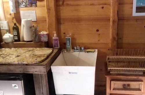 Nevada City Cabin | Romantic Trinity Cabin Getaway with Lovely Woodland Views in Nevada City, California