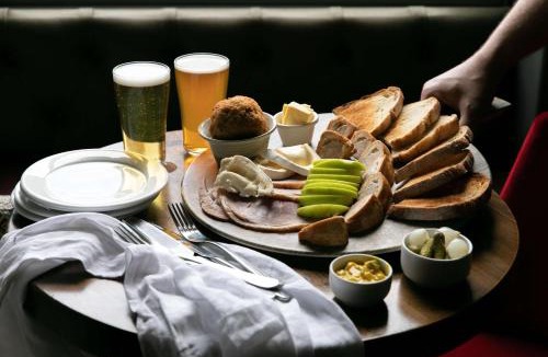 Village Hotel | Rose And Crown Hotel