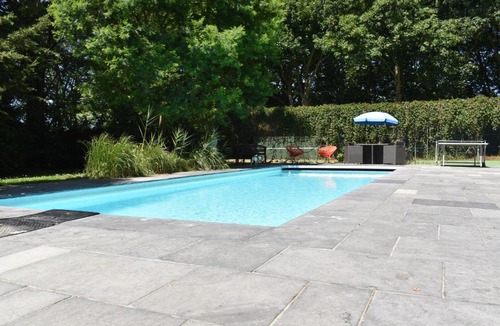 Chichester Apartment | Rural Studio with Shared Pool, Large Gardens & Tennis, Dog Friendly! Chichester Holiday Properties